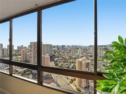 $298,000 | 2499 Kapiolani Boulevard, Unit 3202, Honolulu, HI 96826