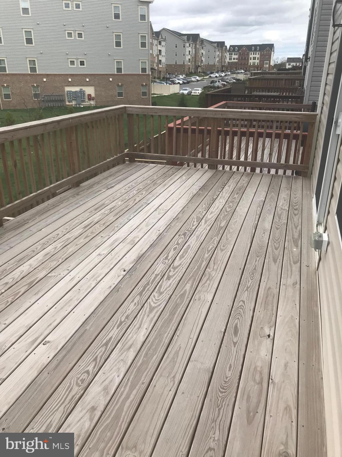 4646 Cambria Road Frederick, MD 21703 - Photo 15 of 33 Deck