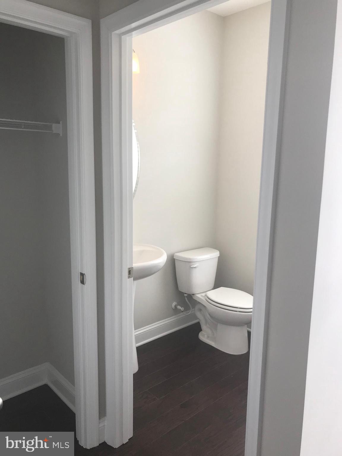 4646 Cambria Road Frederick, MD 21703 - Photo 4 of 33 Half Bath