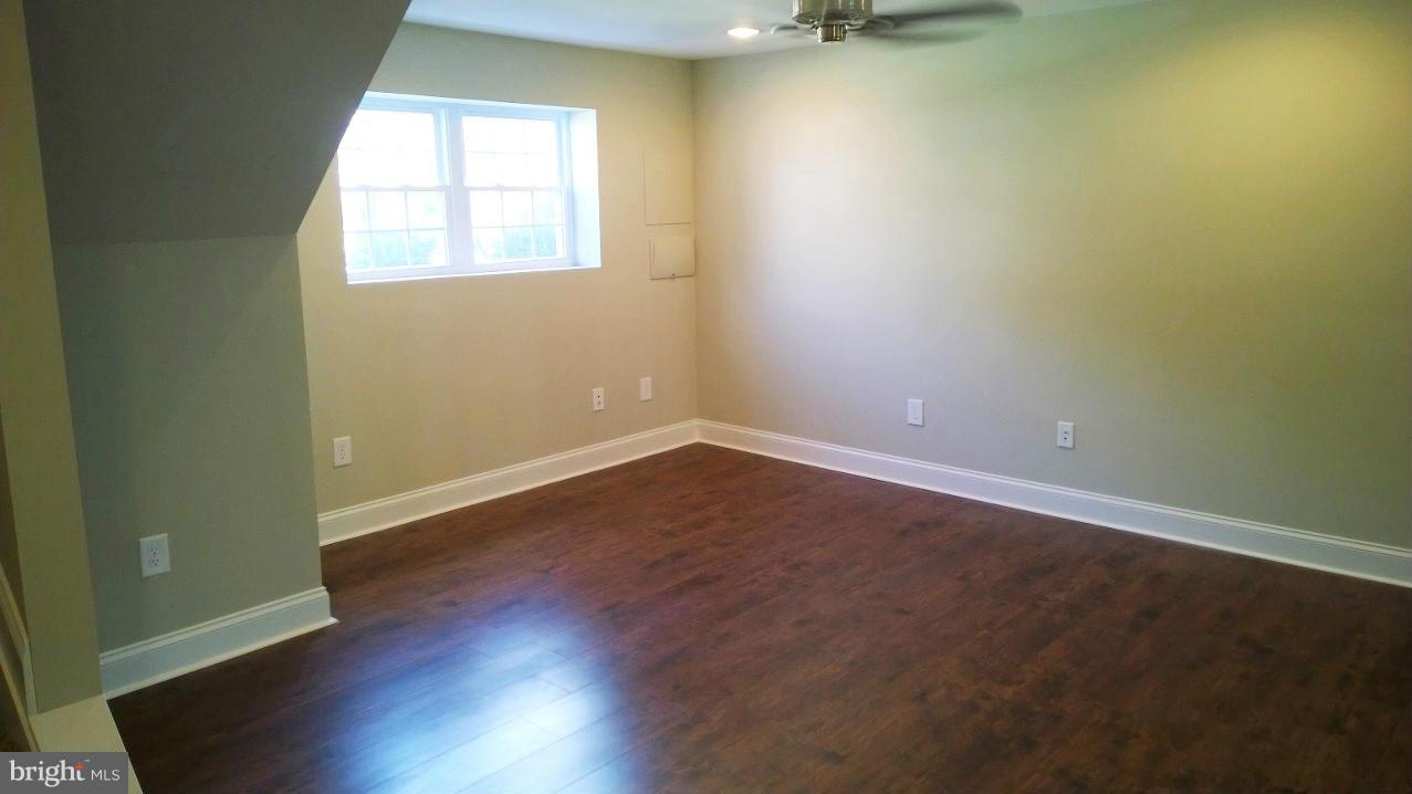 4002 Issacs Road Baltimore, MD 21220 - Photo 14 of 30 Family Room