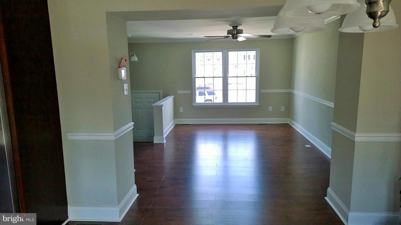 4002 Issacs Road Baltimore, MD 21220 - Photo 3 of 30 Living Room