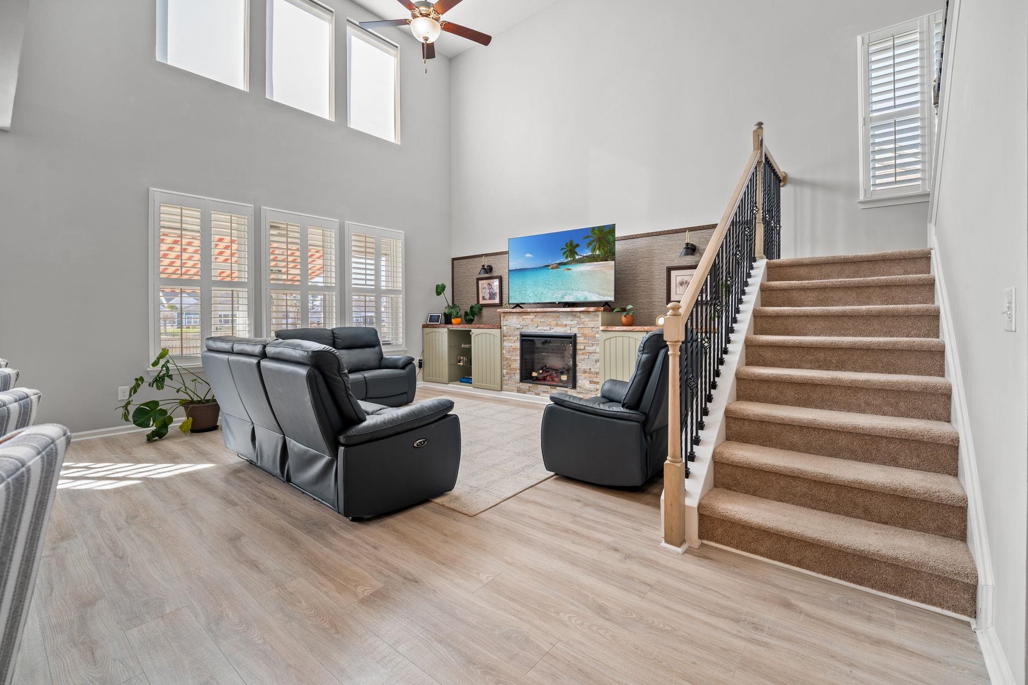 656 Hickman Street Surfside Beach, SC 29575 - Photo 4 of 43