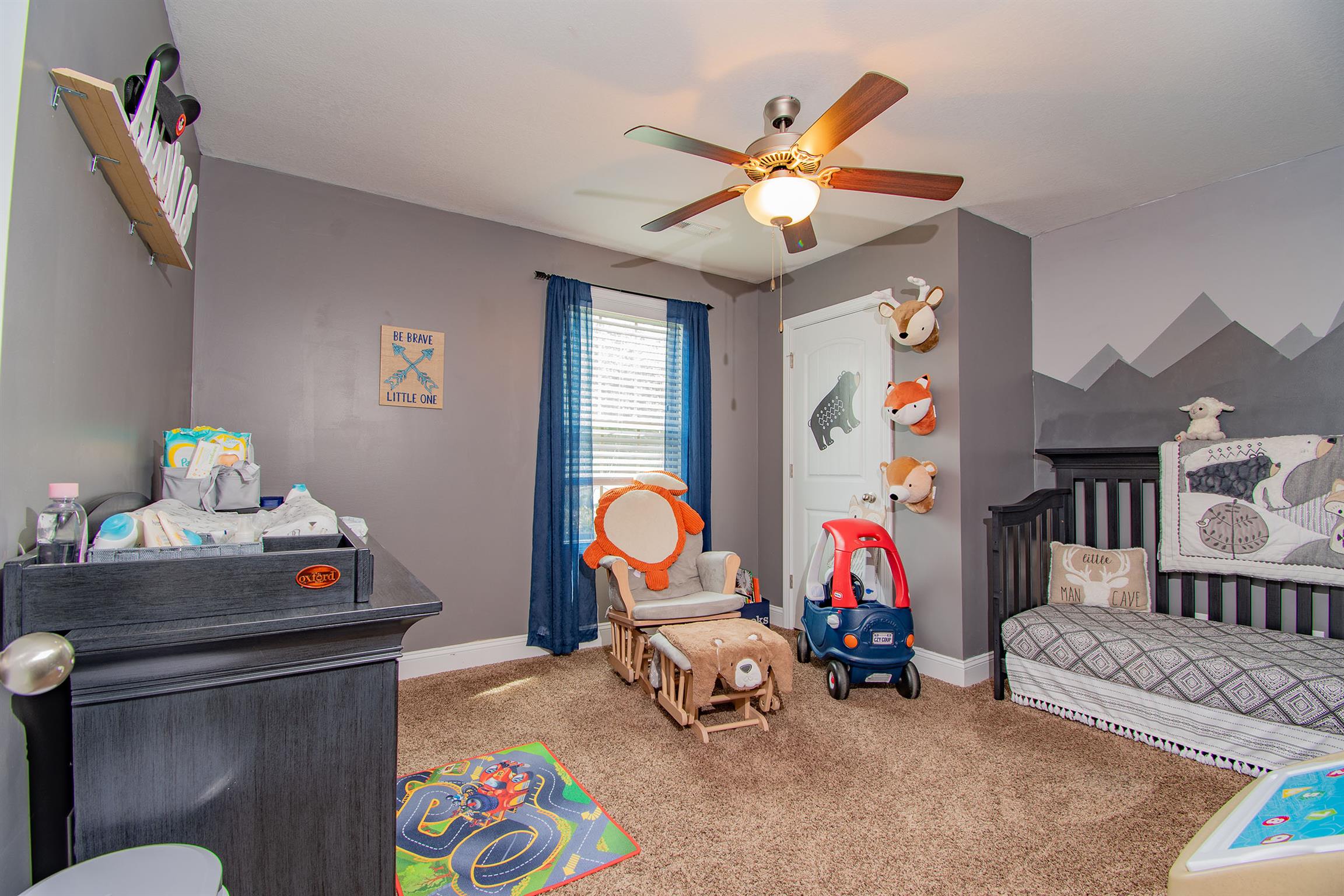 737 Inver Lane Clarksville, TN 37042 - Photo 13 of 17 a living room with furniture