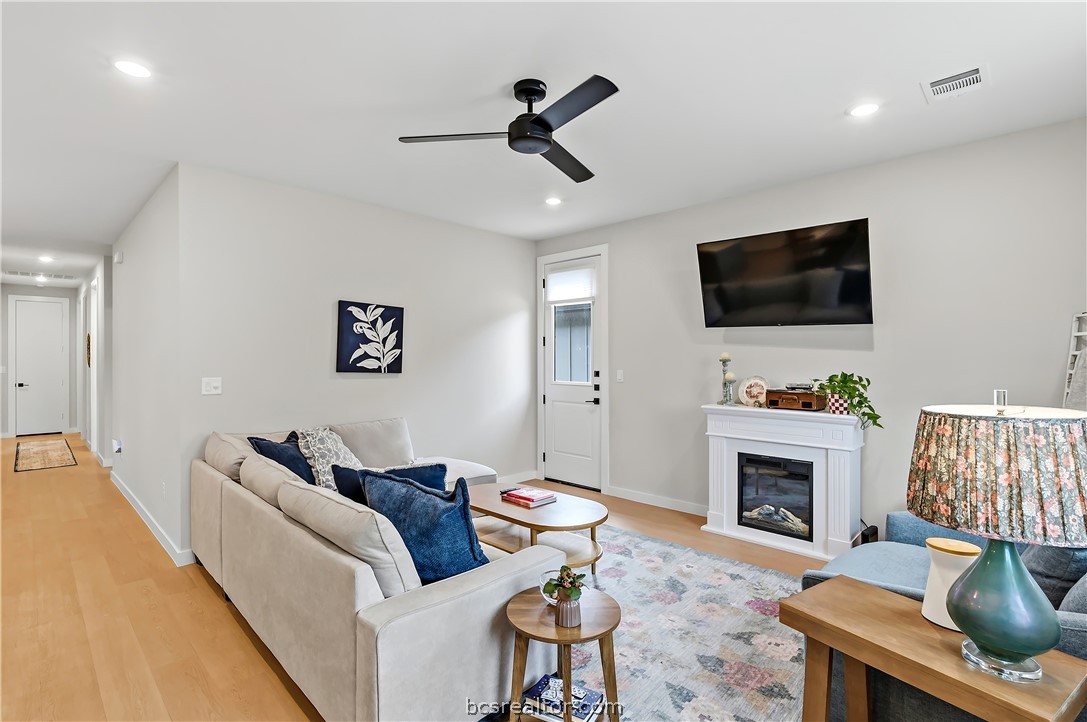 1407 Conner Street Bryan, TX 77808 - Photo 4 of 22