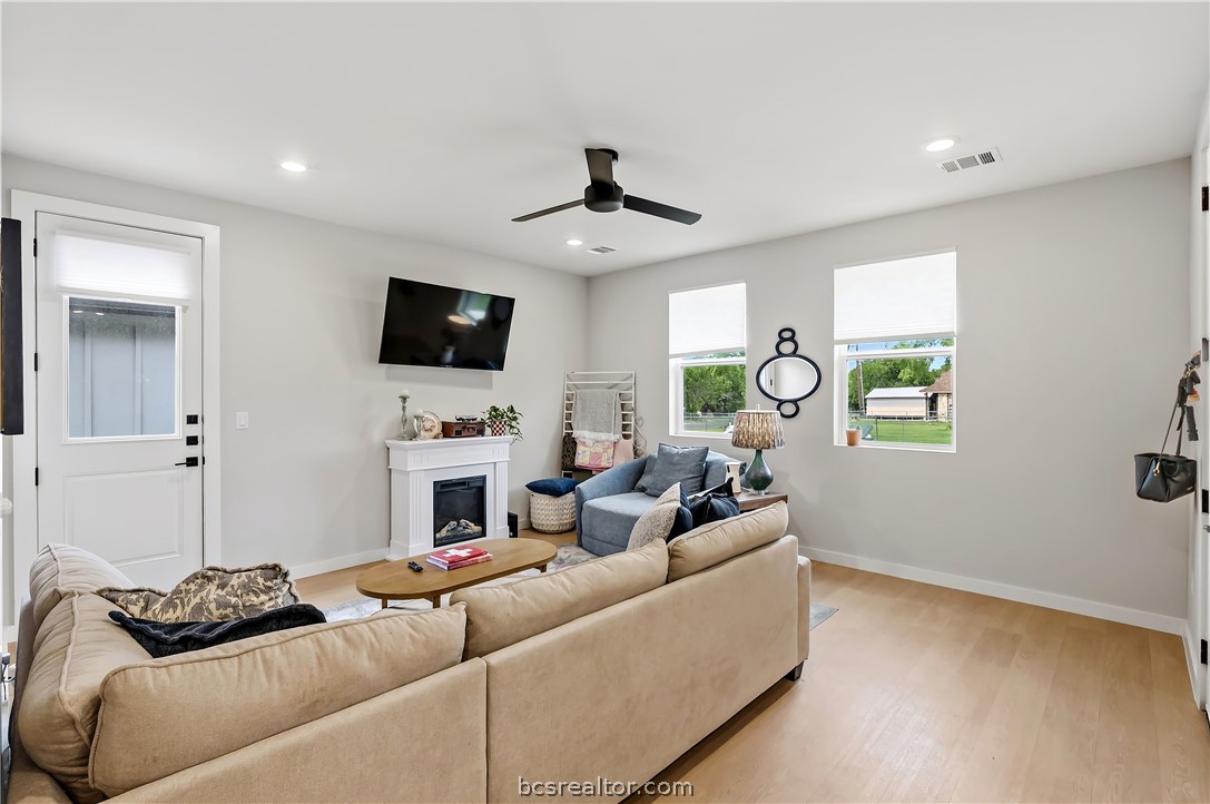 1407 Conner Street Bryan, TX 77808 - Photo 7 of 22