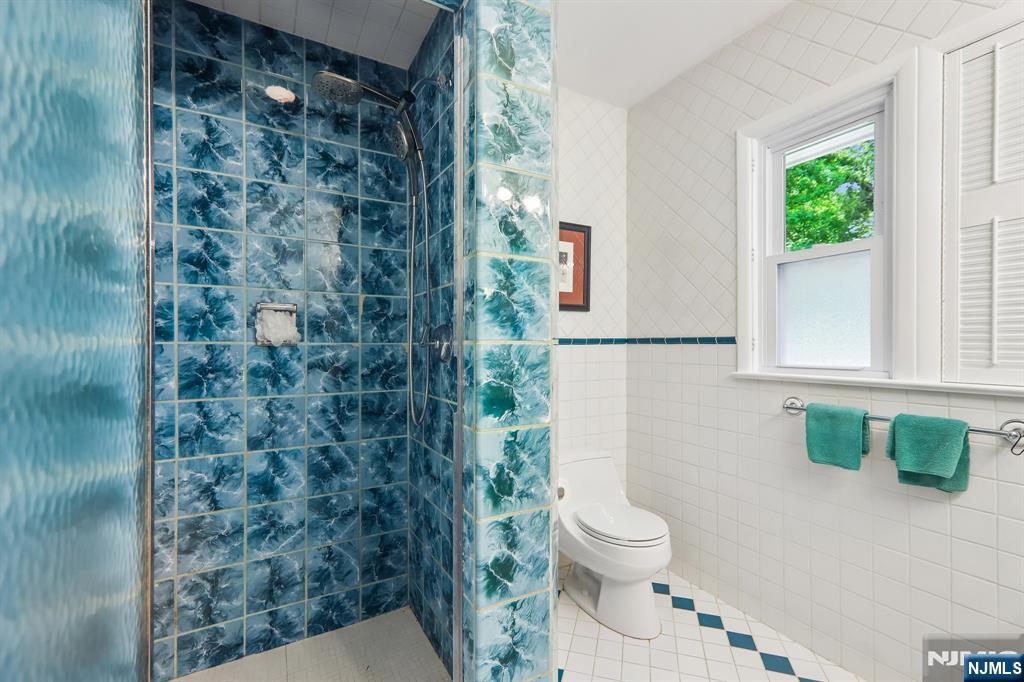 95 Yantacaw Brook Road Montclair, NJ 07043 - Photo 21 of 48