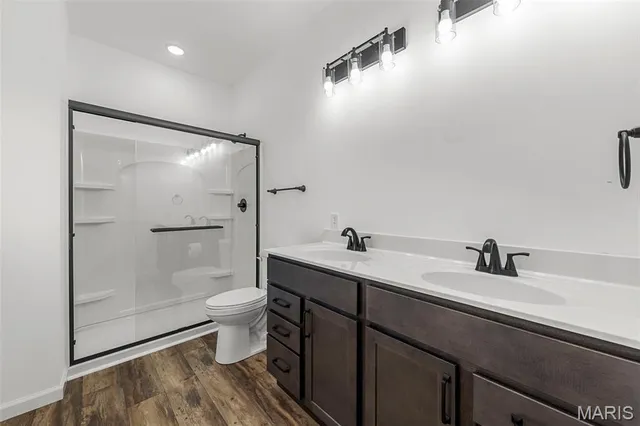 $289,000 | 4 Dogwood Court, St. Peters, MO 63376