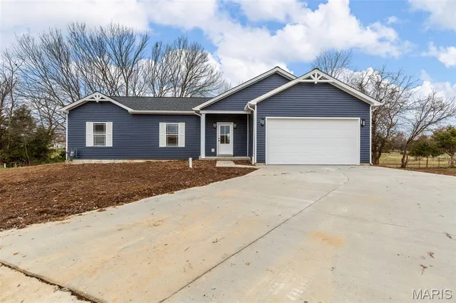 $289,000 | 4 Dogwood Court, St. Peters, MO 63376