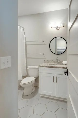 $2,495 | 805 B Bradford Avenue, Unit 201, Nashville, TN 37204