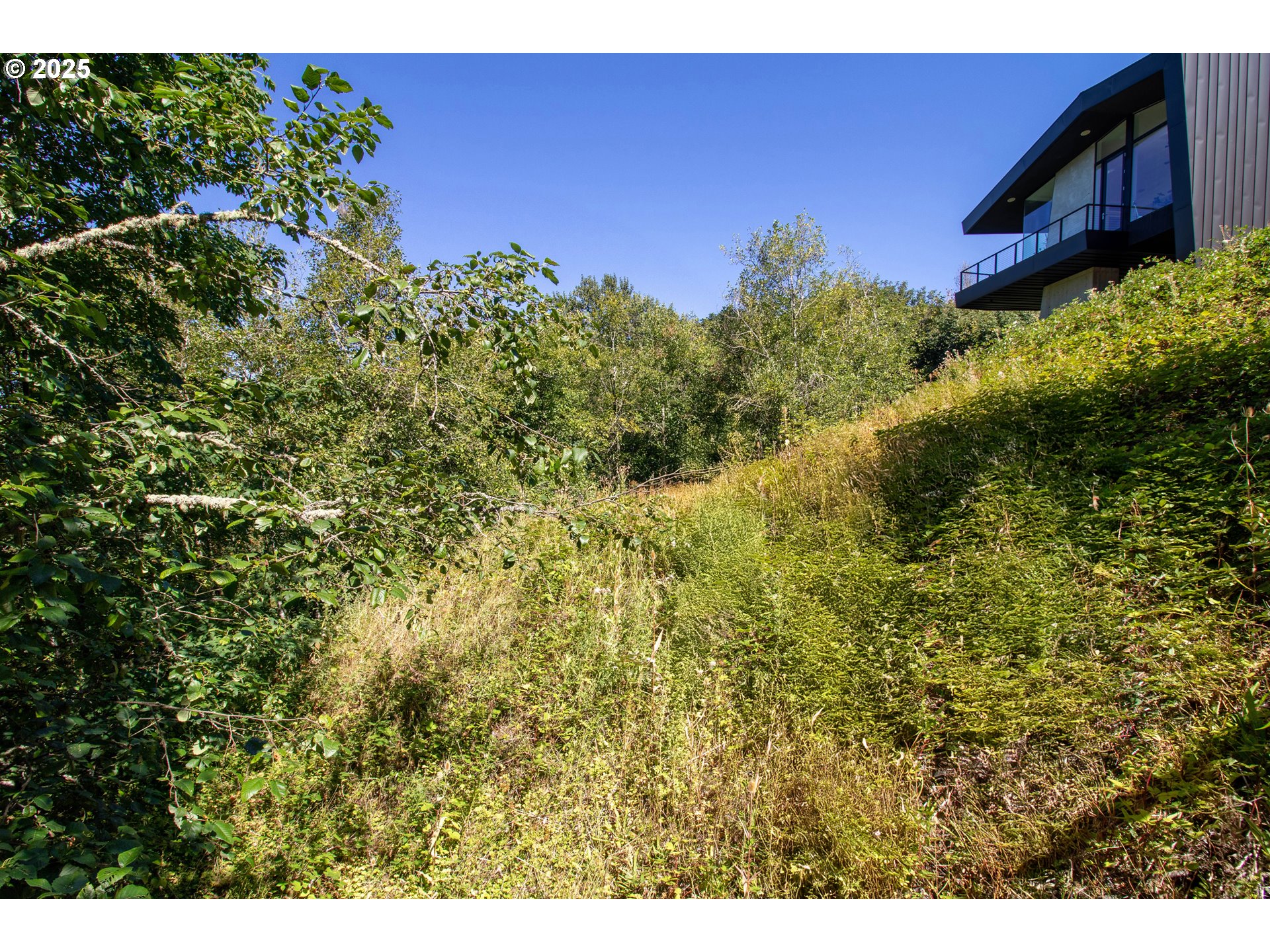 8049 Northwest Prominence Court Portland, OR 97229 - Photo 5 of 19