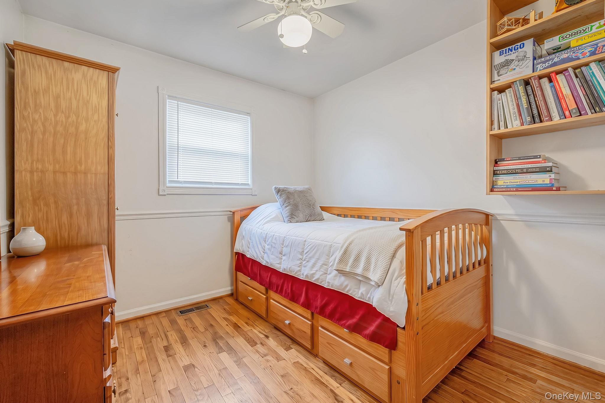 225 Ralph Avenue Babylon, NY 11702 - Photo 14 of 18