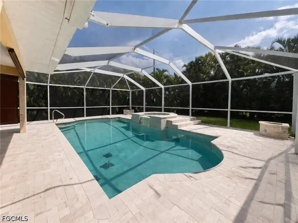 $2,595 | 2302 Southwest 53rd Terrace, Cape Coral, FL 33914