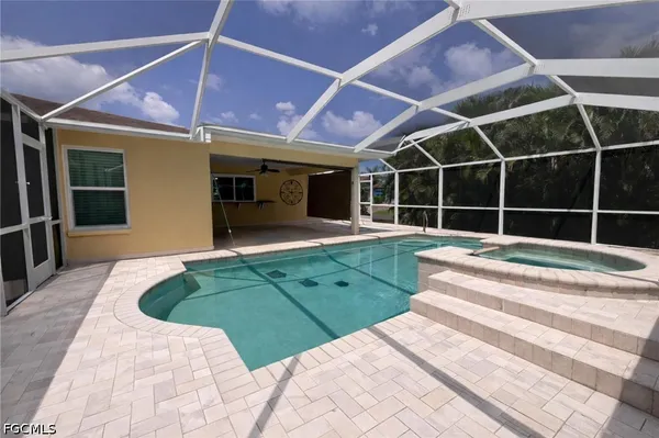 $2,595 | 2302 Southwest 53rd Terrace, Cape Coral, FL 33914