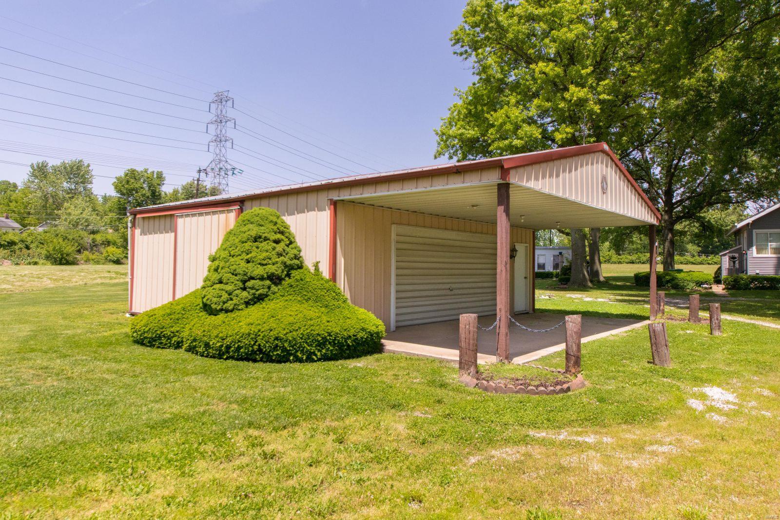 11419 Larimore Road St. Louis, MO 63138 - Photo 3 of 26