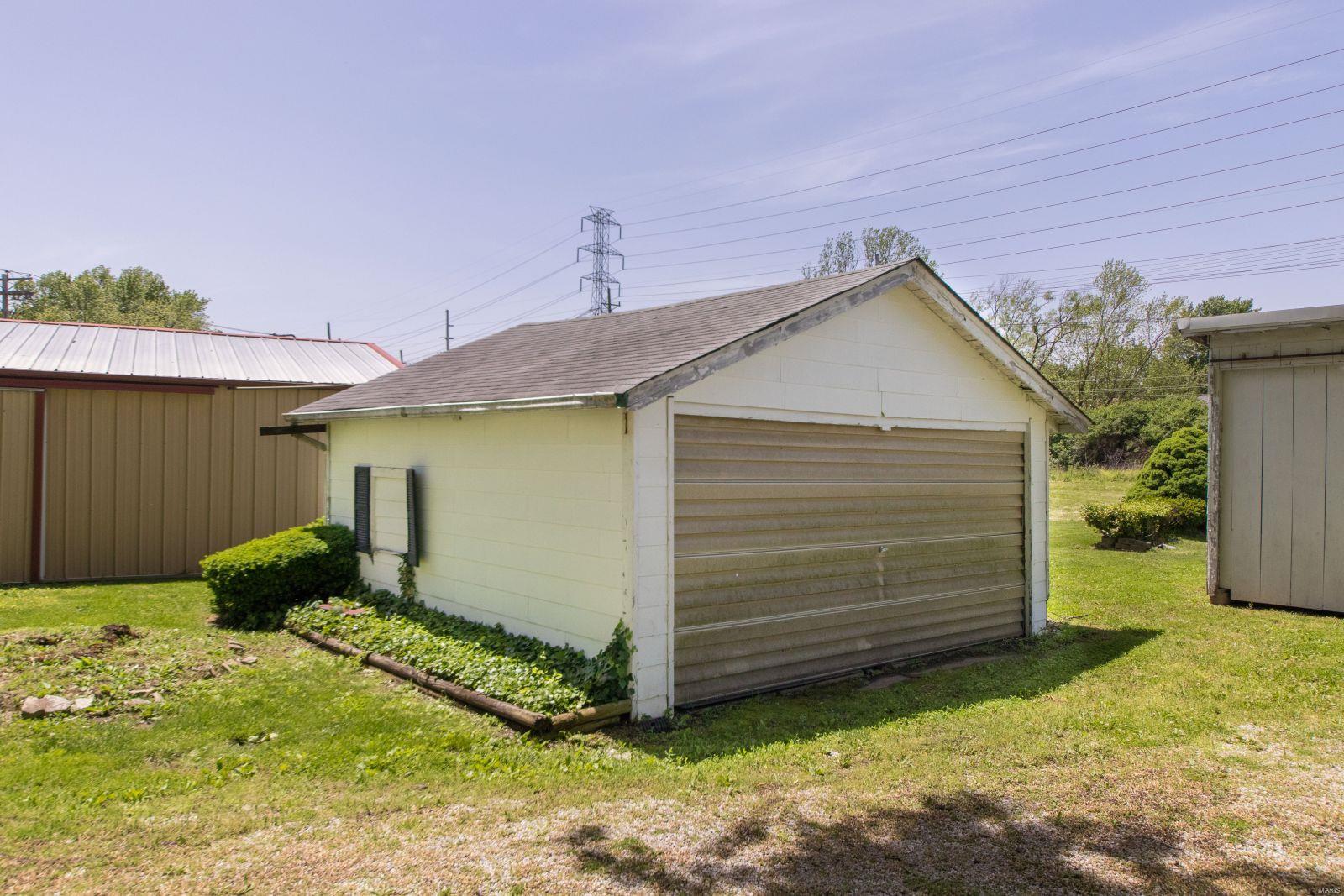 11419 Larimore Road St. Louis, MO 63138 - Photo 4 of 26