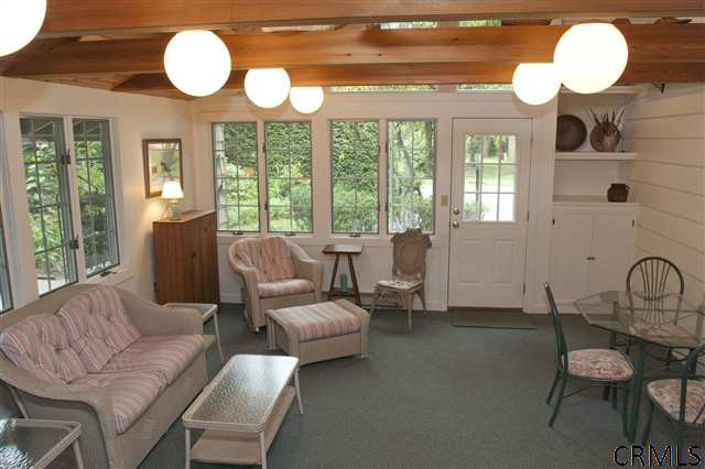 487 Stratton Place Bethlehem, NY 12054 - Photo 2 of 8 Photo 2