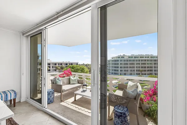 $3,225,000 | 100 Sunrise Avenue, Unit 518, Palm Beach, FL 33480