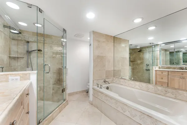 $3,225,000 | 100 Sunrise Avenue, Unit 518, Palm Beach, FL 33480