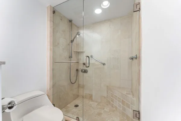 $3,225,000 | 100 Sunrise Avenue, Unit 518, Palm Beach, FL 33480