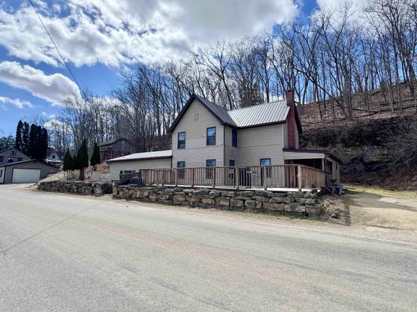 $219,900 | 327 West River Street, Darlington, WI 53530