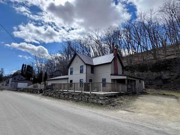 $219,900 | 327 West River Street, Darlington, WI 53530