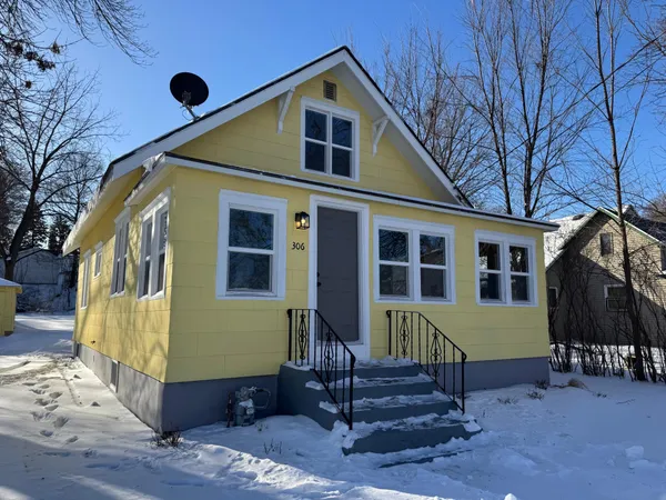 $154,900 | 306 East 2nd Street, Albert Lea, MN 56007