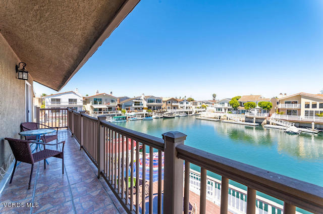 2034 Ravoli Drive Oxnard, CA 93035 - Photo 19 of 26 2034 master deck