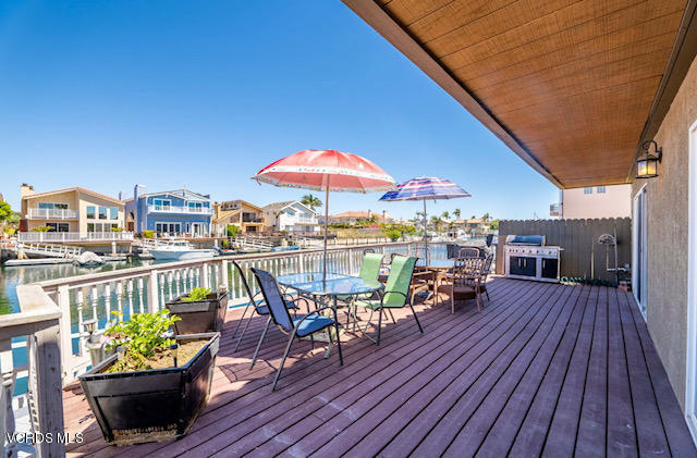 2034 Ravoli Drive Oxnard, CA 93035 - Photo 20 of 26 2034 back deck