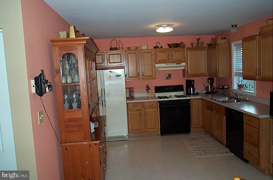 21 Tupelo Street Lititz, PA 17543 - Photo 4 of 6