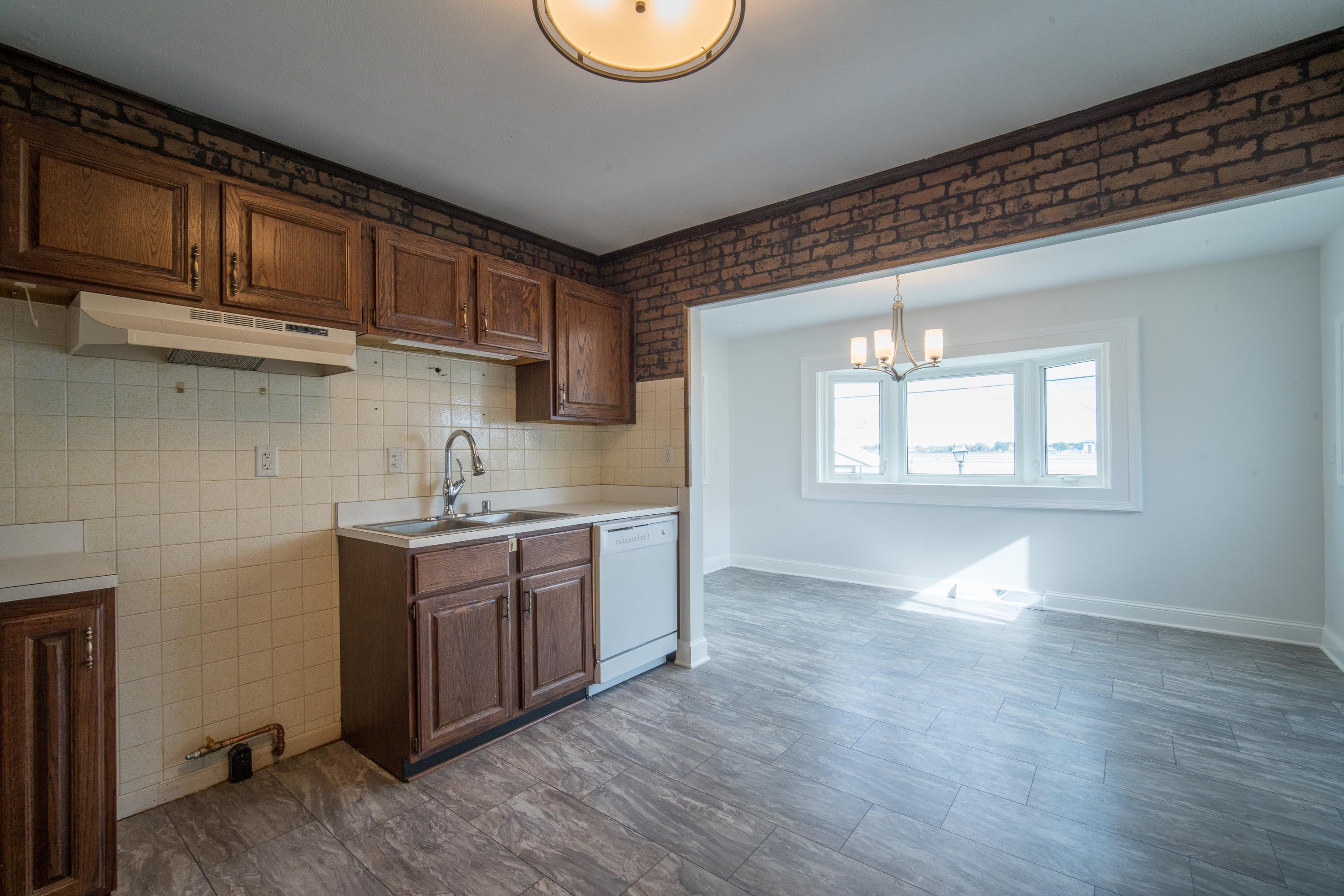 5008 North 104th Street Milwaukee, WI 53225 - Photo 11 of 27 17 (5)