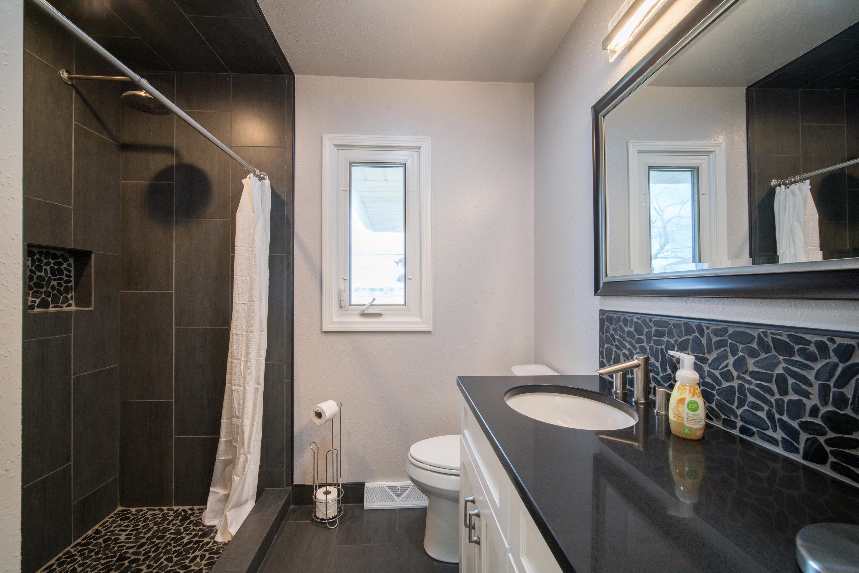 5008 North 104th Street Milwaukee, WI 53225 - Photo 21 of 27 7 (5)