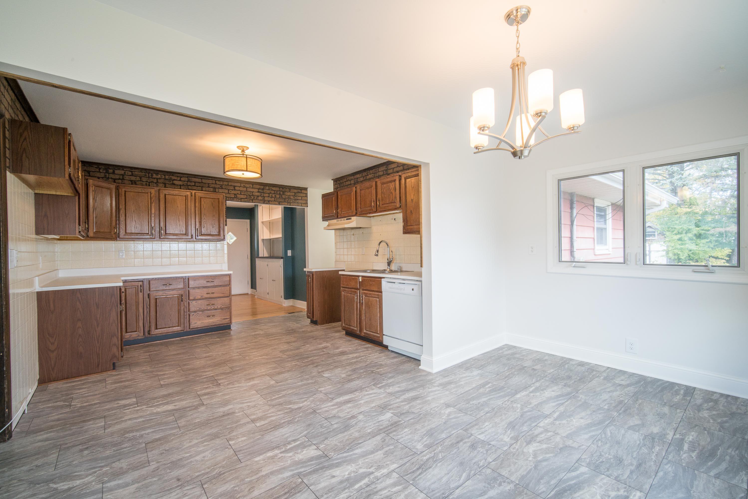 5008 North 104th Street Milwaukee, WI 53225 - Photo 7 of 27 21 (3)