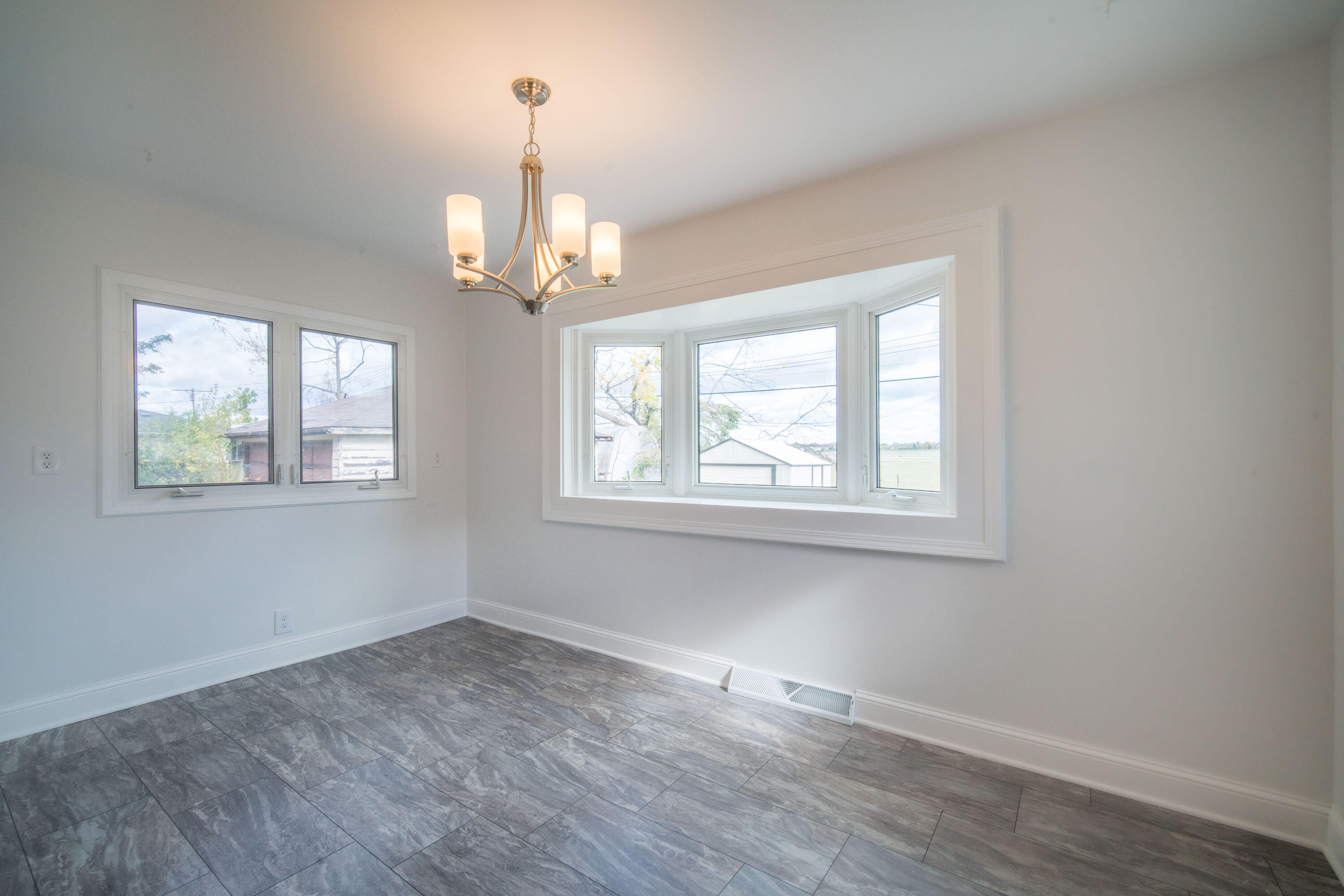 5008 North 104th Street Milwaukee, WI 53225 - Photo 9 of 27 19 (3)