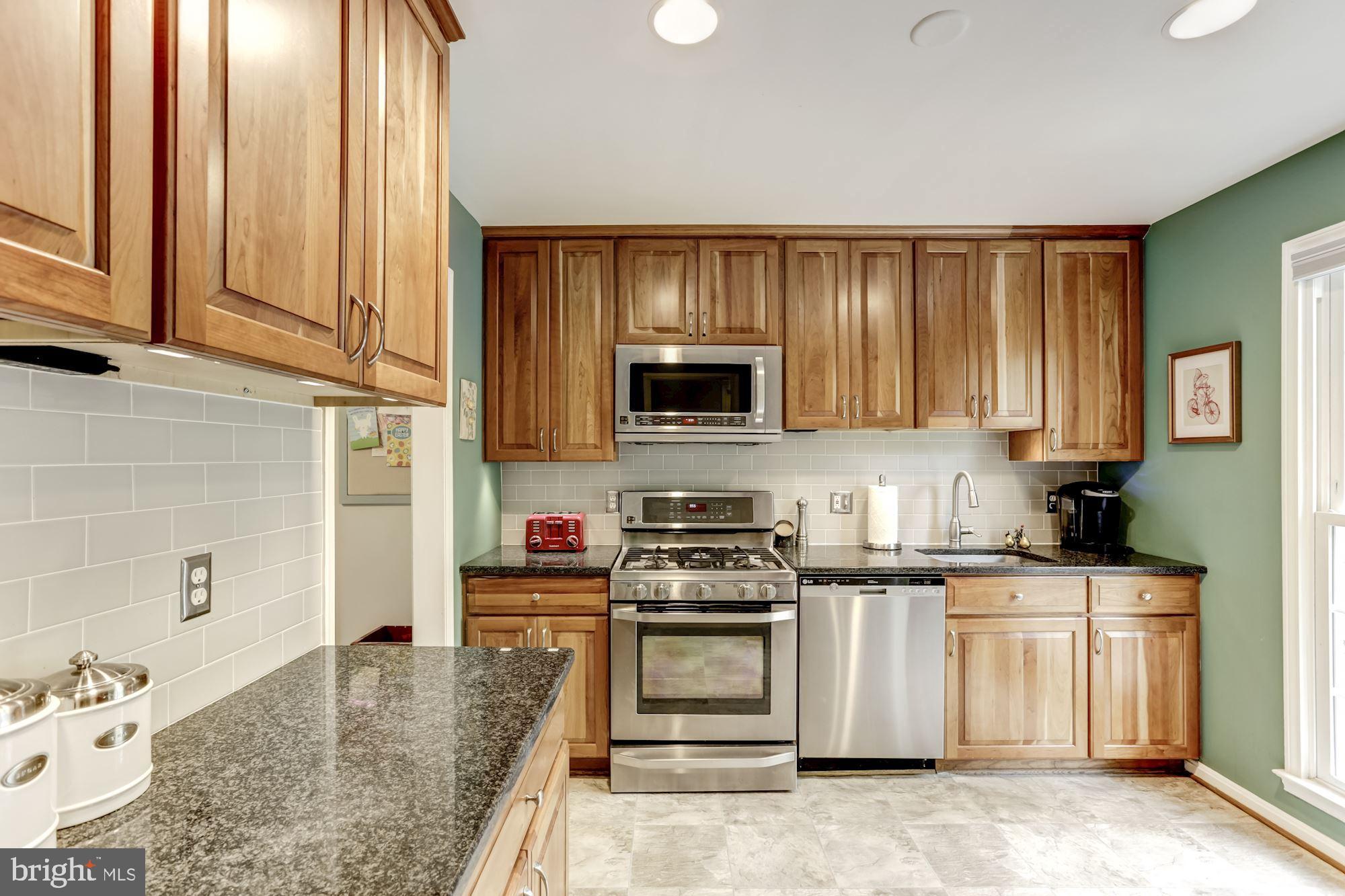 1512 Chatham Colony Court Reston, VA 20190 - Photo 16 of 31 Plenty of prep space on the granite counters