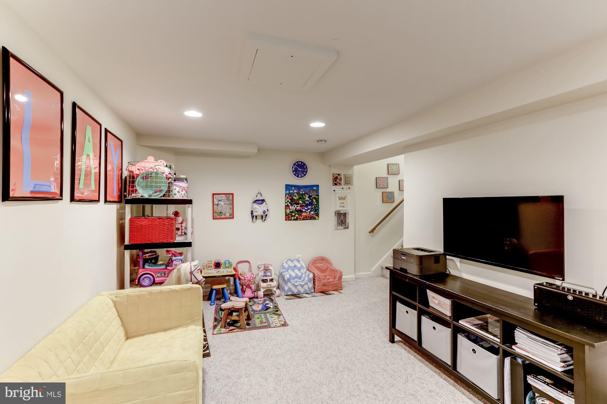 1512 Chatham Colony Court Reston, VA 20190 - Photo 26 of 31 There is also a utility room and crawl space