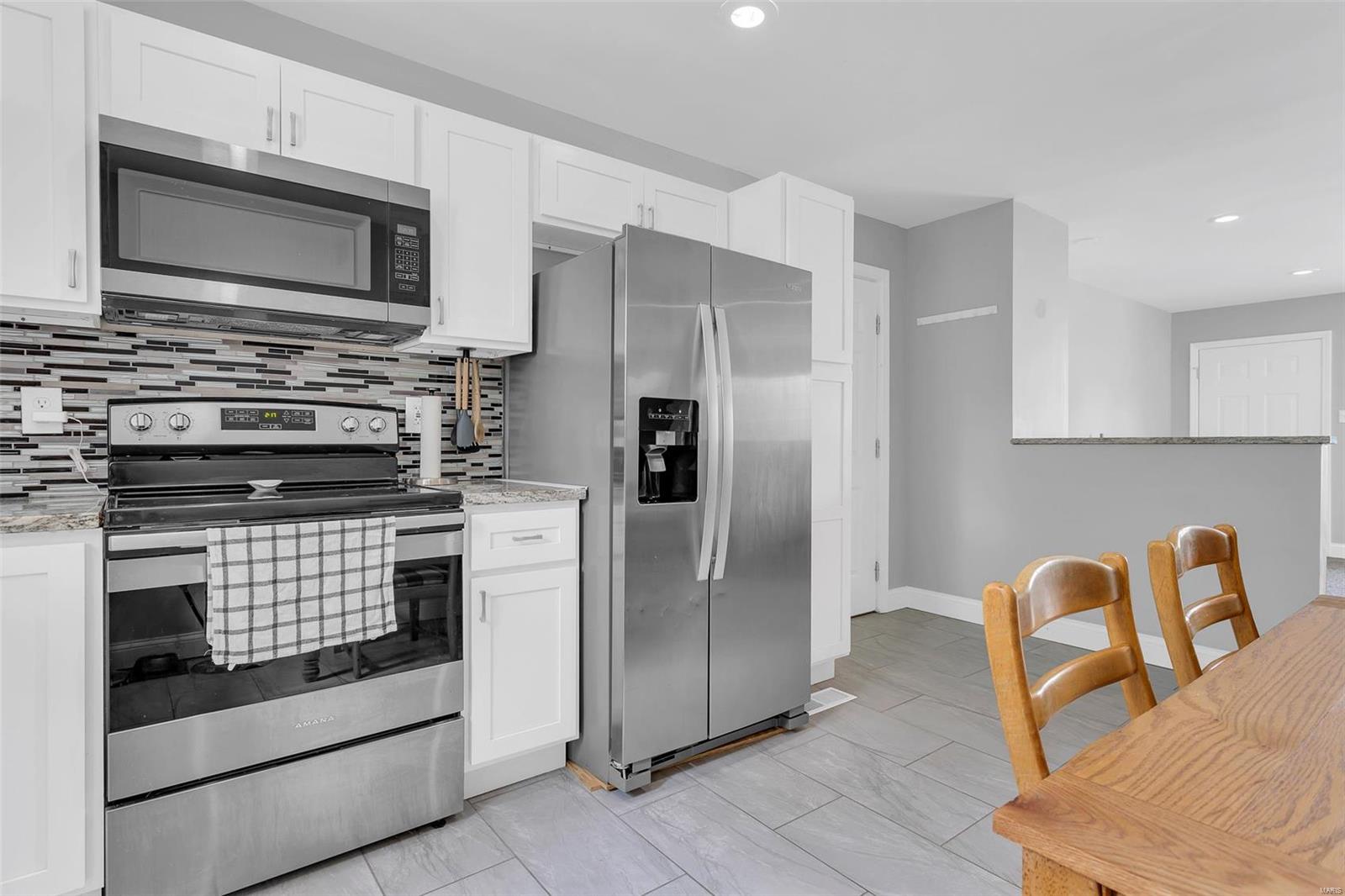 5306 Heege Road St. Louis, MO 63123 - Photo 3 of 32 Gallery Image 3