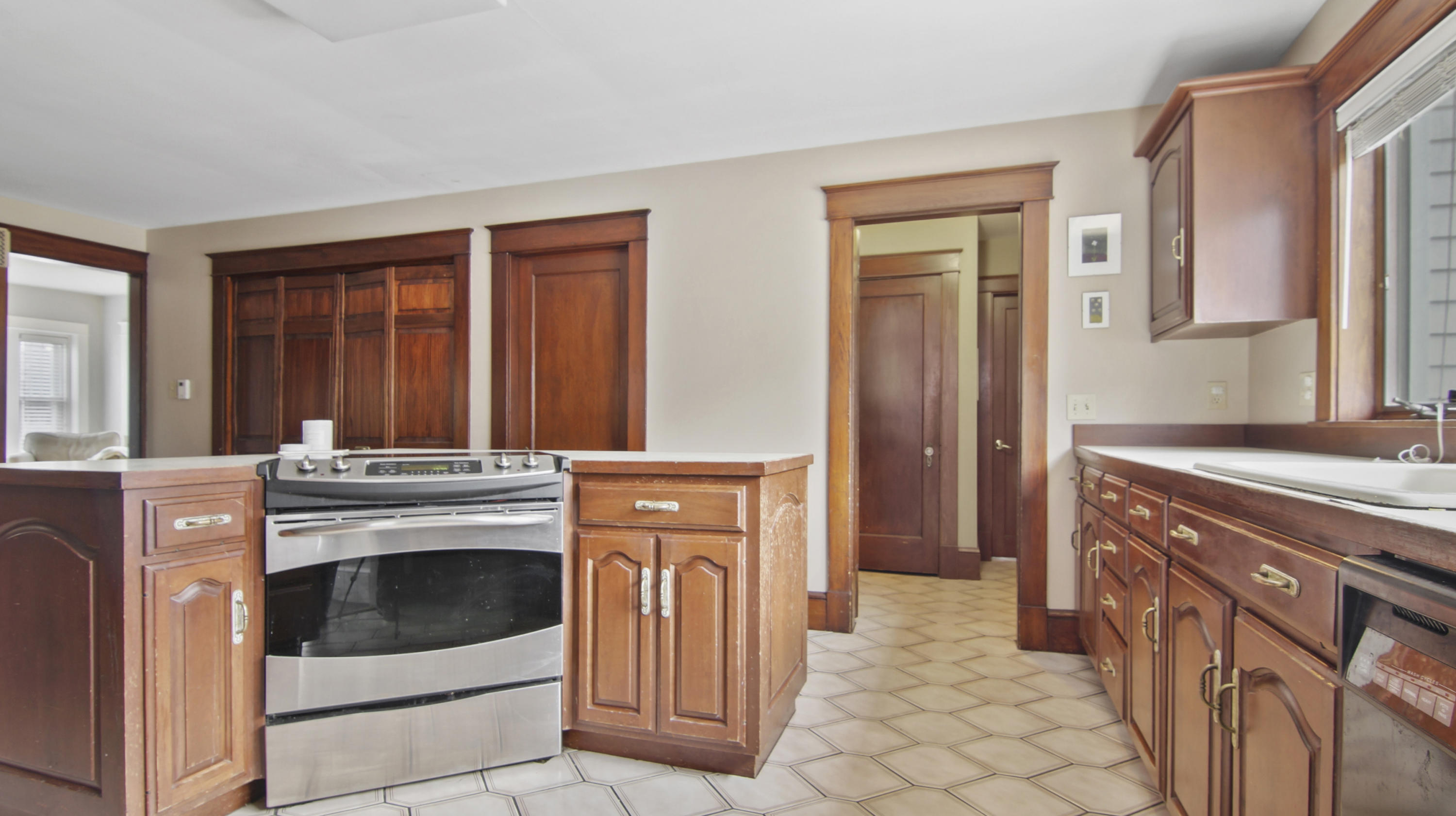 18 Oak Street Springvale, ME 04083 - Photo 5 of 20 DSC07442