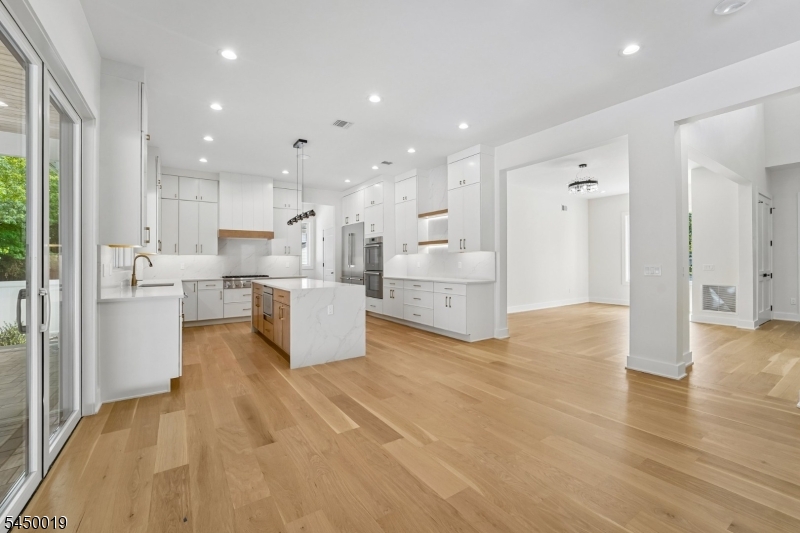 54 Martin Road Livingston, NJ 07039 - Photo 14 of 48