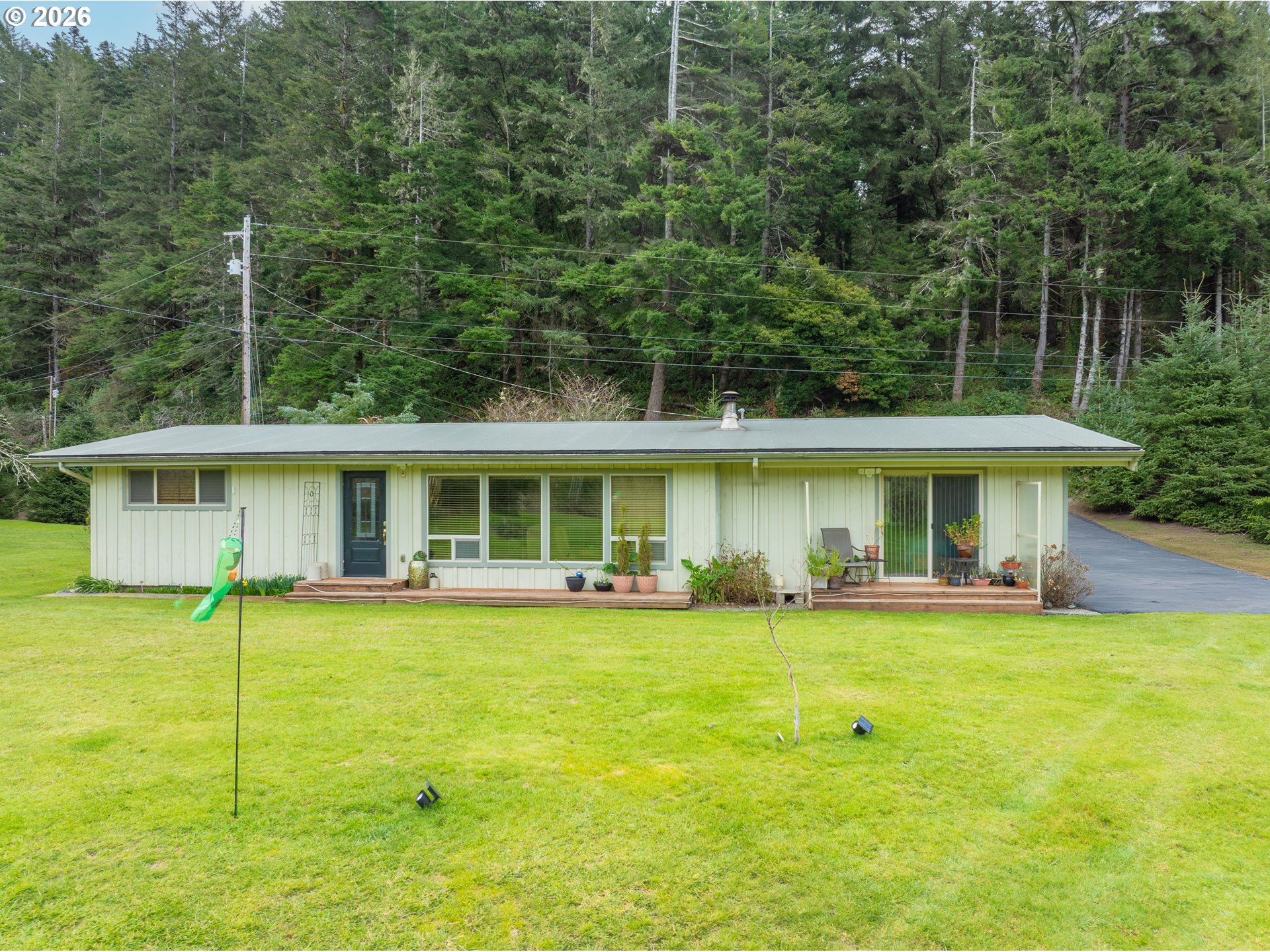 28448 Mateer Road Gold Beach, OR 97444 - Photo 8 of 48