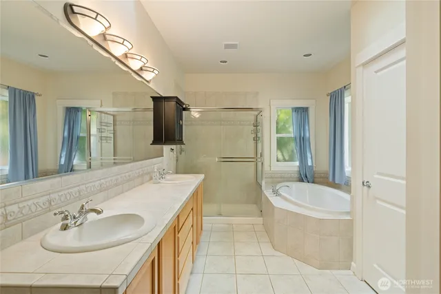 $1,100,000 | 6804 29th St Court Northwest, Gig Harbor, WA 98335