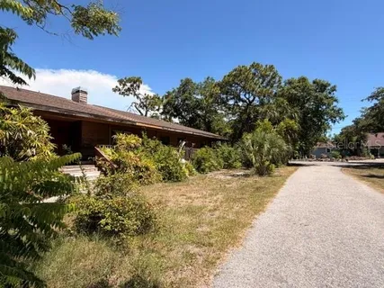 $450,000 | 4944 Midnight Lane, Sarasota, FL 34235