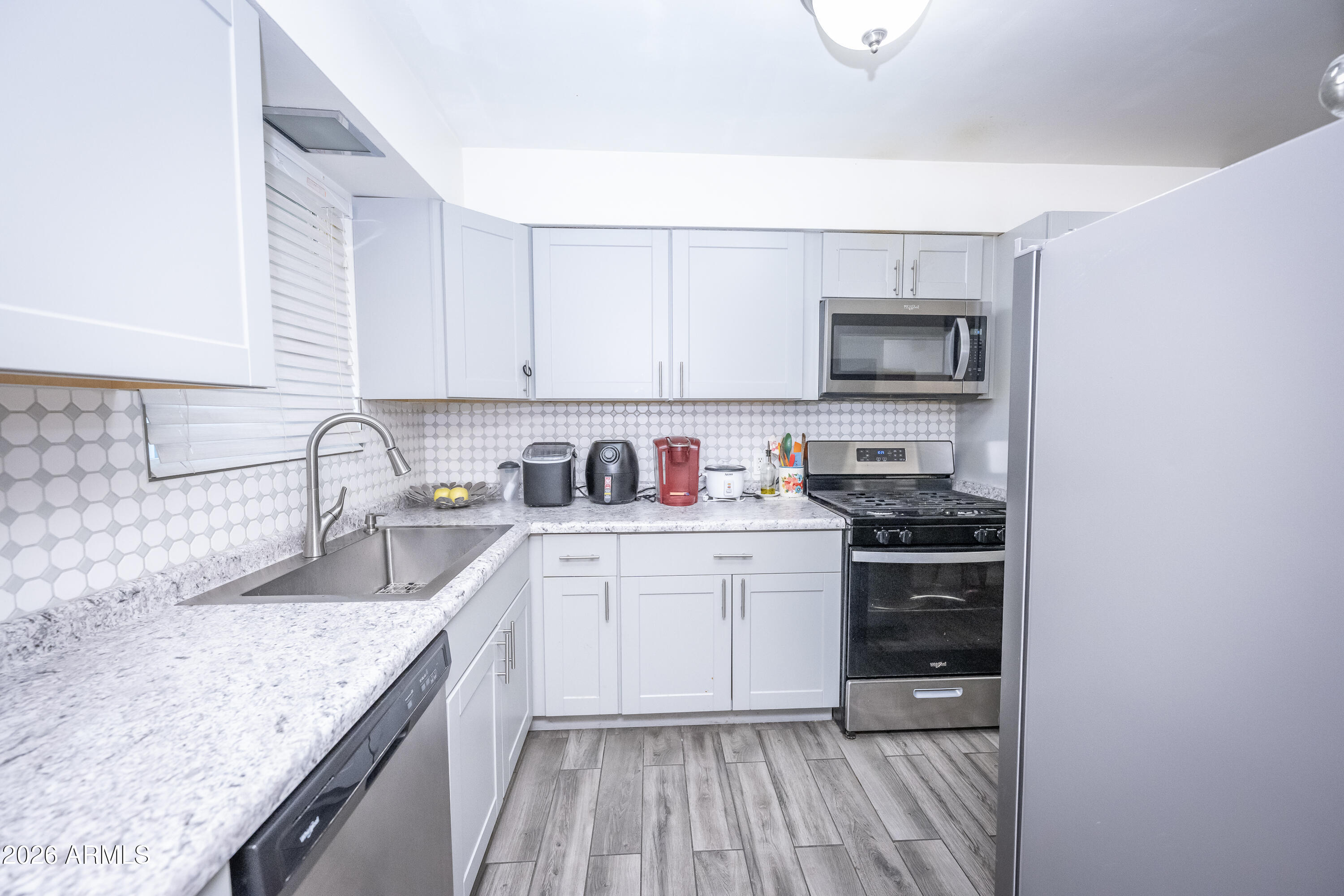 2101 West Glenn Drive Phoenix, AZ 85021 - Photo 16 of 48 DSC_9071