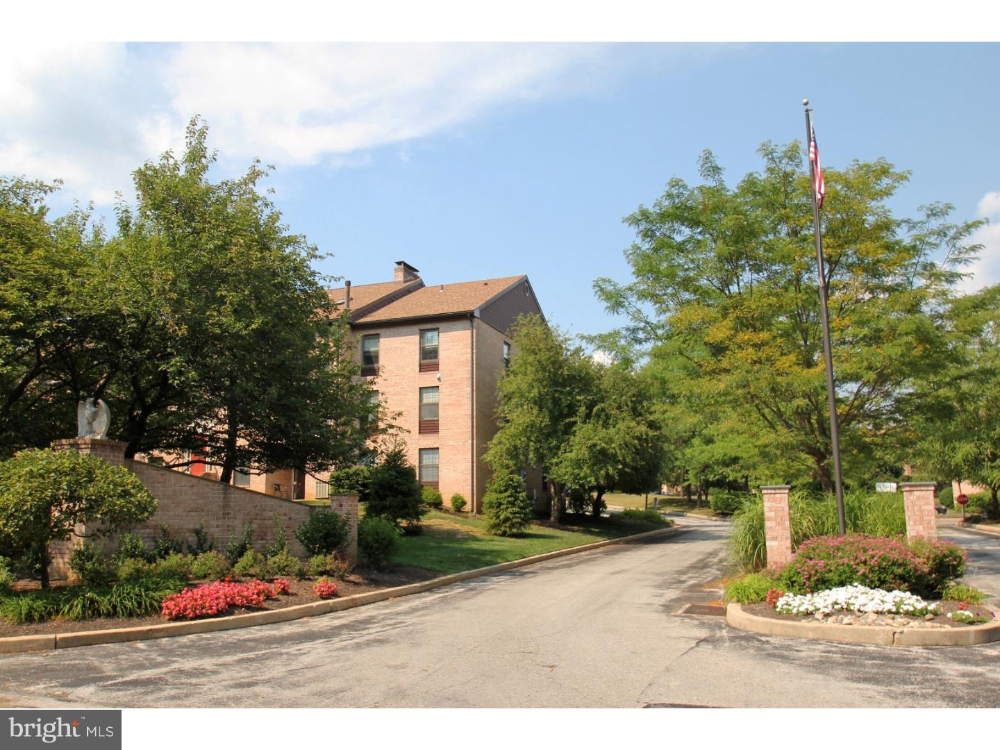 612 Washington Place, Unit 12 Wayne, PA 19087 - Photo 2 of 15 Community Entrance
