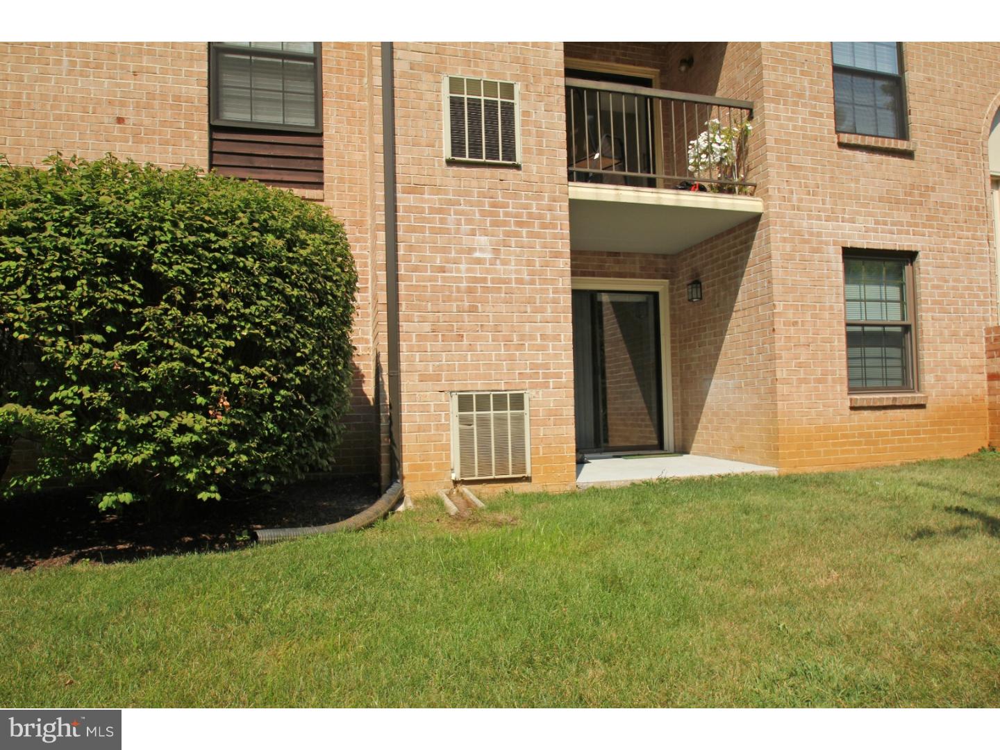 612 Washington Place, Unit 12 Wayne, PA 19087 - Photo 3 of 15 Exterior Back