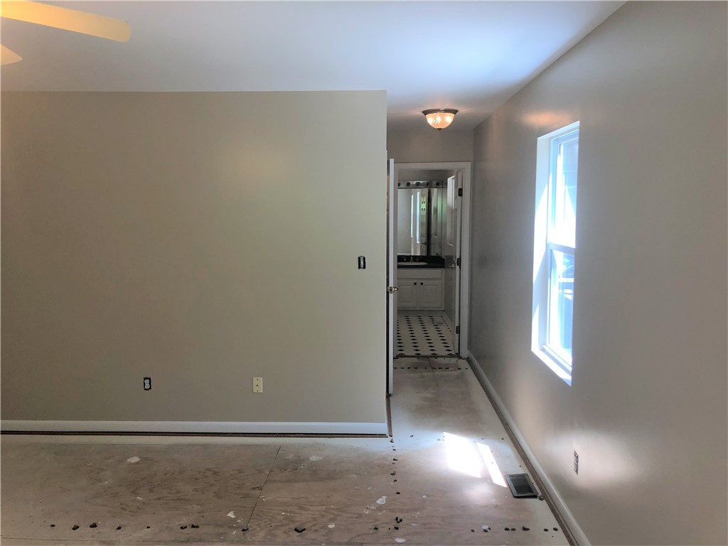 150 Spring Valley Road Salem, SC 29676 - Photo 11 of 48 Master Suite with full bath on the main level.