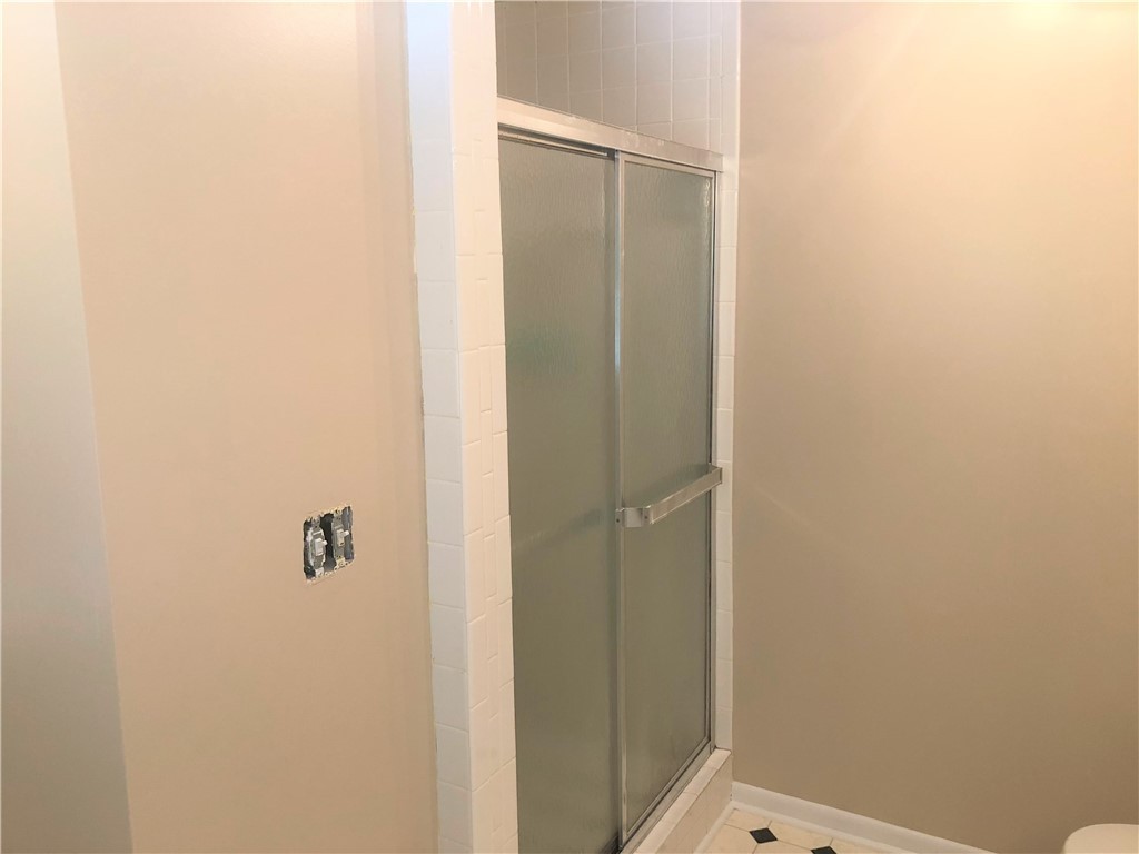 150 Spring Valley Road Salem, SC 29676 - Photo 13 of 48 Large walk in shower in master suite bath