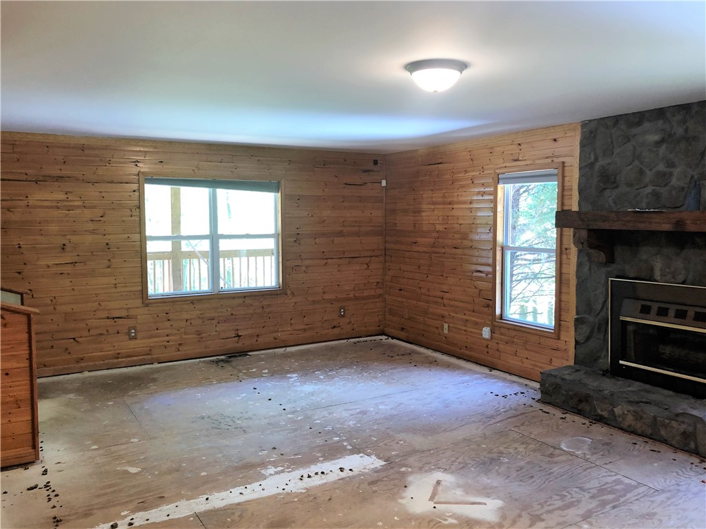 150 Spring Valley Road Salem, SC 29676 - Photo 3 of 48 Living room with rock gas fireplace, sellers offer
