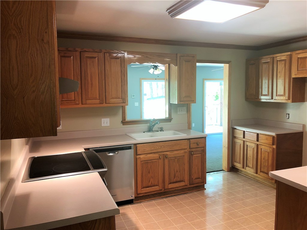 150 Spring Valley Road Salem, SC 29676 - Photo 6 of 48 Kitchen opens up to sunroom/den at the back of the