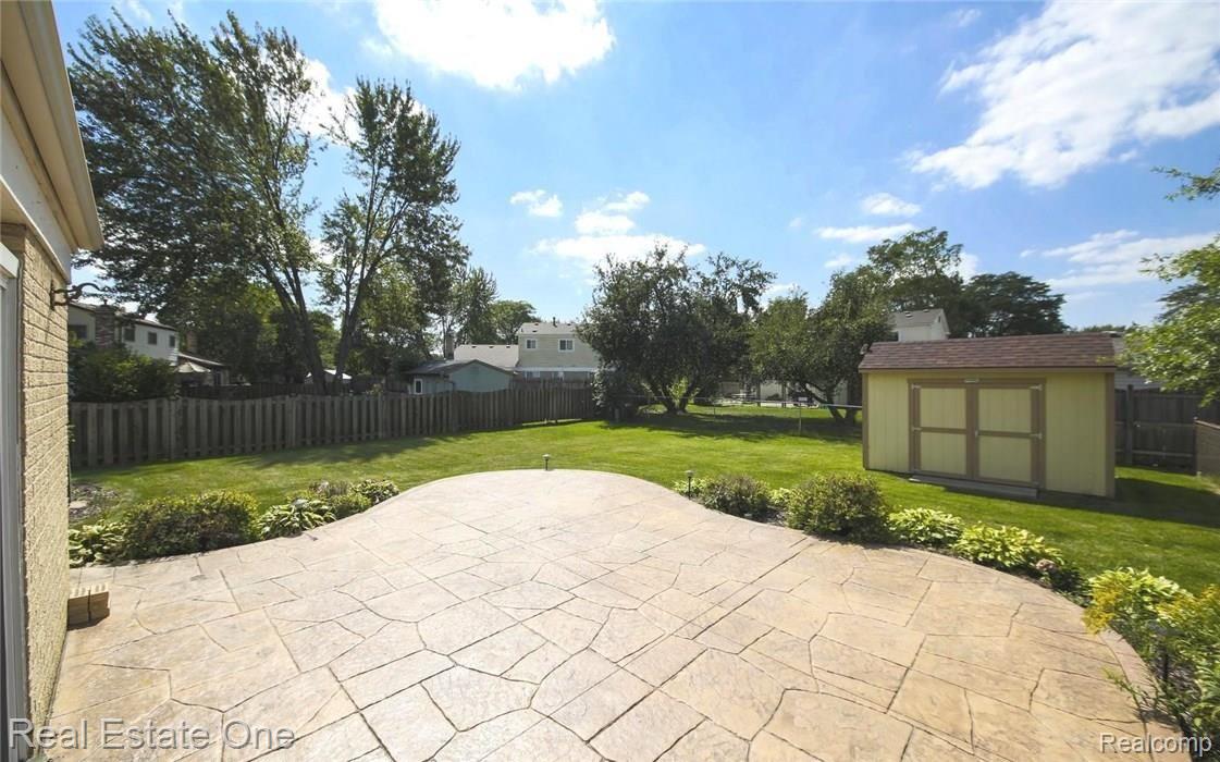 524 Meadowlake Road Canton, MI 48188 - Photo 22 of 24 21-Meadow.jpg