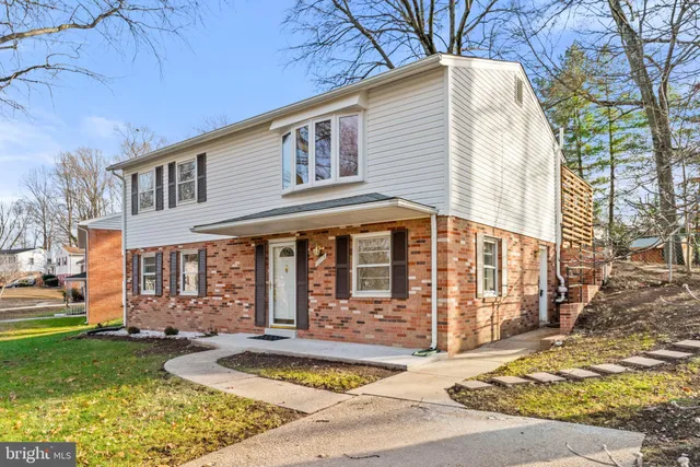 $3,500 | 13719 McGill Drive, Chantilly, VA 20151